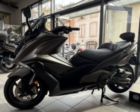 Kymco AK550