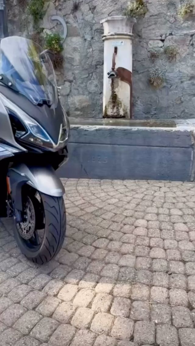 New Kymco Downtown GT 350 E5+
Dès CHF 5’990.- 

Kymco nous revient avec un tout 
Nouveau Downtown GT 350 E5+ 
Complètement revu et adapté aux 
Nouvelles normes E5+

-Entièrement relooké
-Nouveau Dashboard TFT couleur 
-Technologie Full LED 
-Confort amélioré 
-Nouvelles suspensions 
-ABS + Traction Control 
-Keyless System
-Prise USB-C

Prix CHF 5’990.- 
Précommandes ouvertes ! 

La Centrale du 2 Roues
Kawasaki - Kymco
Chemin Deluc 2
1224 Chêne-Bougeries
022 344 50 04

LU-VE 08:00-12:00 / 14:00-18:30 ven (18h00)
SAM 09:00-12:00
….
#LC2R #lacentraledu2roues #chêne_bougeries #DowntownGT350
#kawasaki #Kymco #occasions #toutes_marques