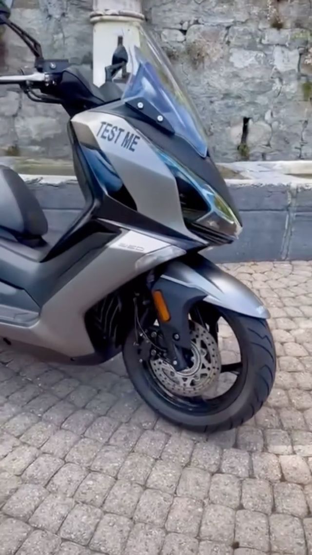 New Kymco Downtown GT 350 E5+
Dès CHF 5’990.- 

Kymco nous revient avec un tout 
Nouveau Downtown GT 350 E5+ 
Complètement revu et adapté aux 
Nouvelles normes E5+

-Entièrement relooké
-Nouveau Dashboard TFT couleur 
-Technologie Full LED 
-Confort amélioré 
-Nouvelles suspensions 
-ABS + Traction Control 
-Keyless System
-Prise USB-C

Prix CHF 5’990.- 
Précommandes ouvertes ! 

La Centrale du 2 Roues
Kawasaki - Kymco
Chemin Deluc 2
1224 Chêne-Bougeries
022 344 50 04

LU-VE 08:00-12:00 / 14:00-18:30 ven (18h00)
SAM 09:00-12:00
….
#LC2R #lacentraledu2roues #chêne_bougeries #DowntownGT350
#kawasaki #Kymco #occasions #toutes_marques