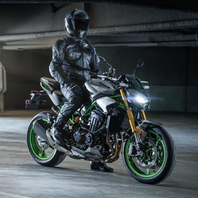 Kawasaki Z900 2025 

Nous sommes heureux de vous présenter la toute nouvelle Kawasaki Z900 qui fera partie du catalogue 2025 en version libre et 35kW avec une longue et magnifique liste de nouveautés

Vivement 2025 !!!

La Centrale du 2 Roues
Kawasaki - Kymco
Chemin Deluc 2
1224 Chêne-Bougeries
022 344 50 04

LU-VE 08:00-12:00 / 14:00-18:30 ven (18h00)
SAM 09:00-12:00
….
#LC2R #lacentraledu2roues #chêne_bougeries #Z900SE #Z900 #kawasaki #Kymco #occasions #toutes_marques #kawasaki_Z900 #Z900_2025 #A2_35kW #Geneve #New_Z900 #Sugomi #Rideology